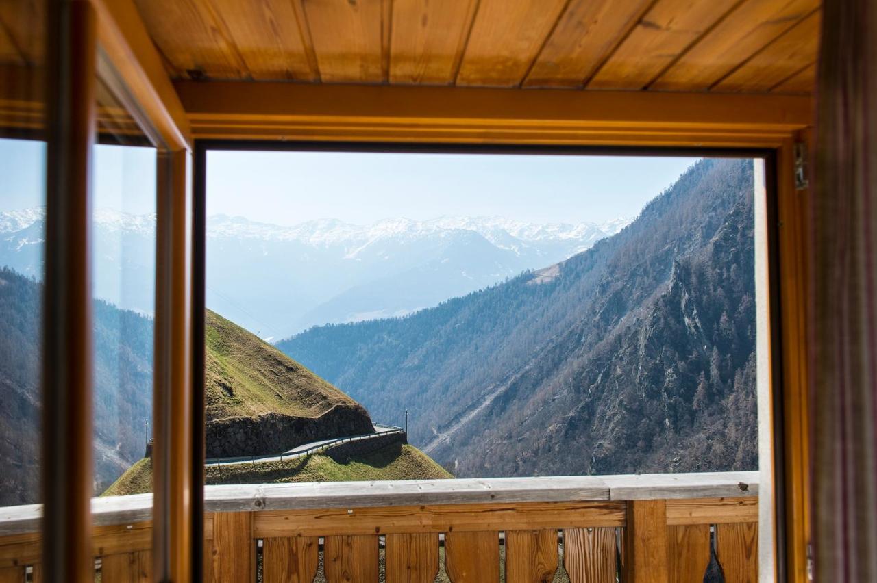 Unterversanthof - Grosse Ferienwohnung Fuer Bis Zu 6 Personen Naturns Exteriör bild